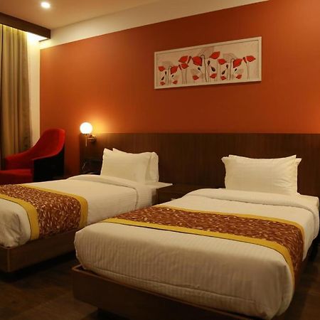 Sky Penta Residency Hotel Iritti ภายนอก รูปภาพ